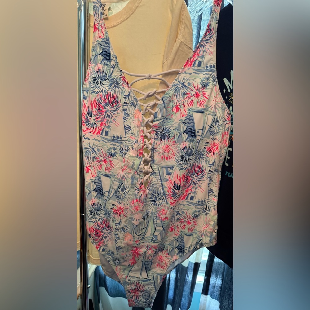 Sea to Shining Sea Lilly Pulitzer Bathing Suit
Super rare!!!